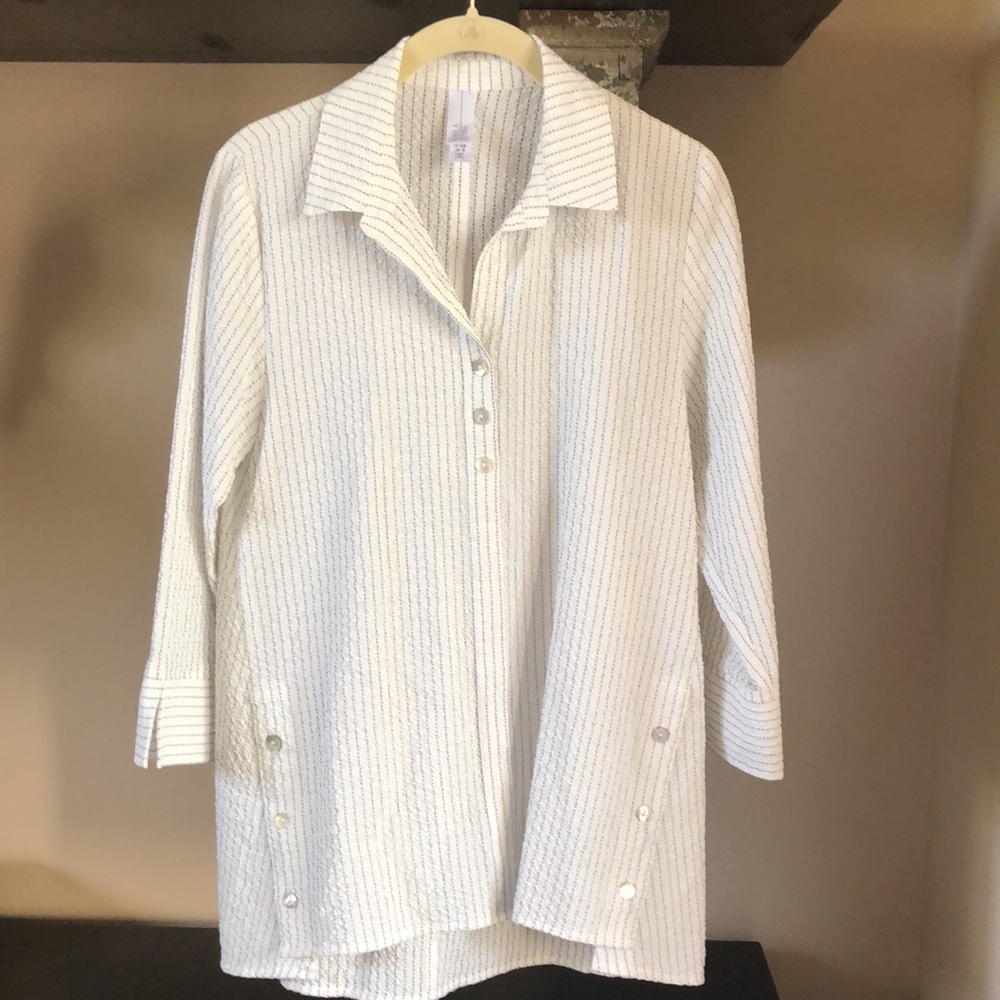 MARLA WYNNE White Pinstripe Button Down Blouse XS NEW!